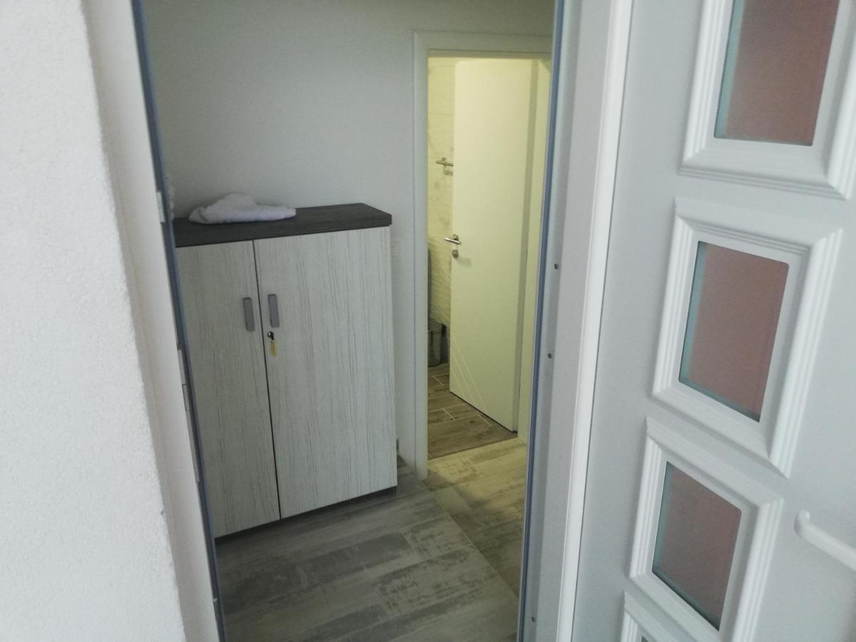 Apartments Villa Ravlic มาคาร์สกา ภายนอก รูปภาพ