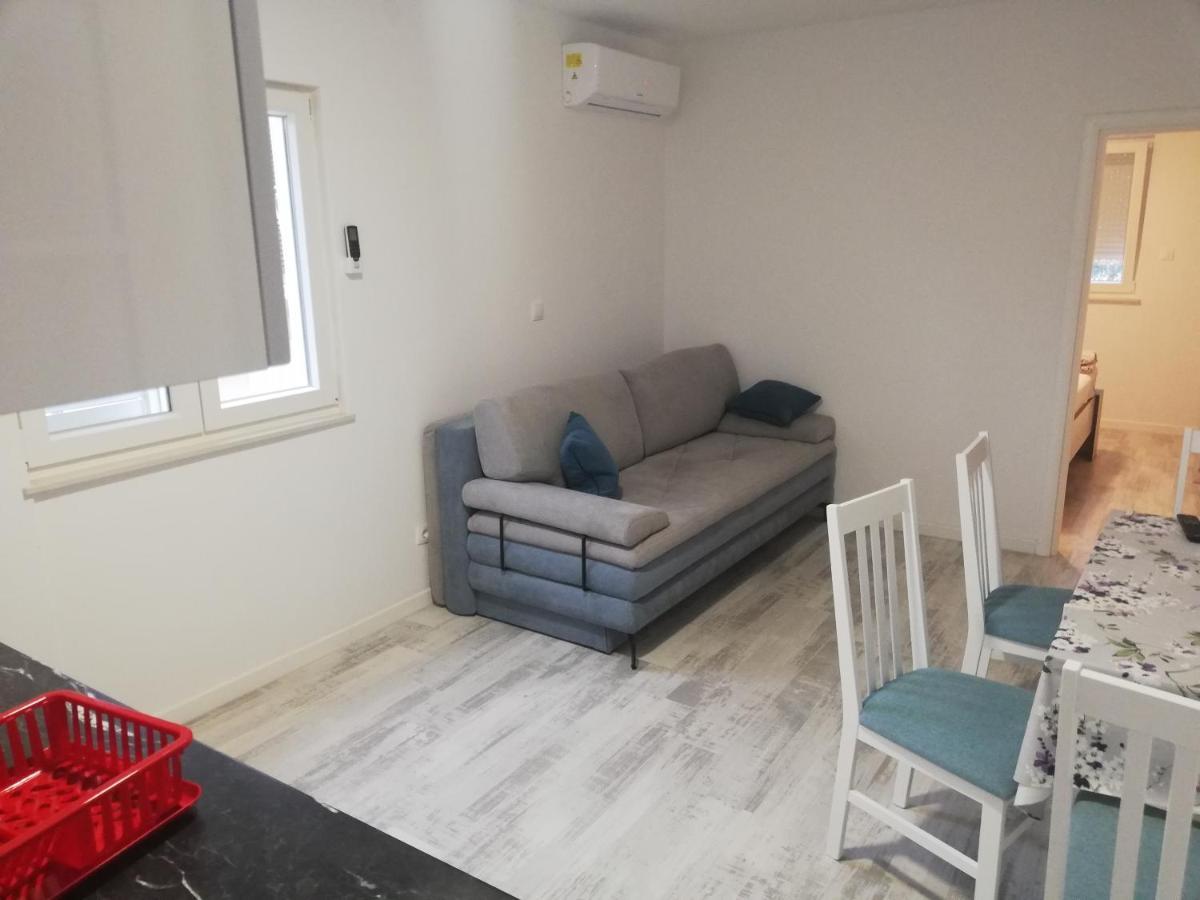 Apartments Villa Ravlic มาคาร์สกา ภายนอก รูปภาพ