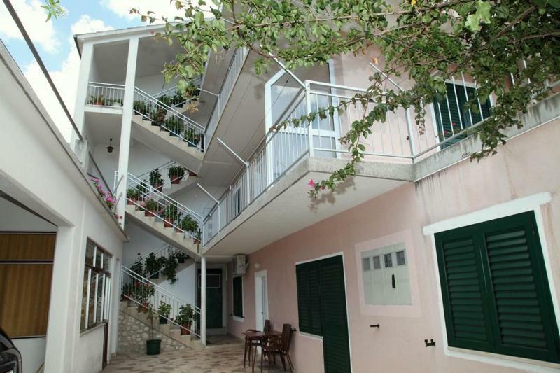 Apartments Villa Ravlic มาคาร์สกา ภายนอก รูปภาพ