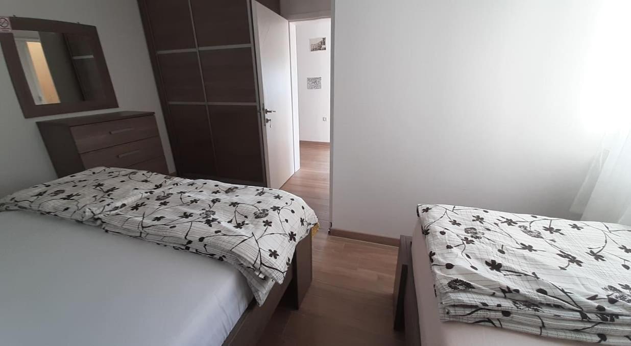 Apartments Villa Ravlic มาคาร์สกา ภายนอก รูปภาพ